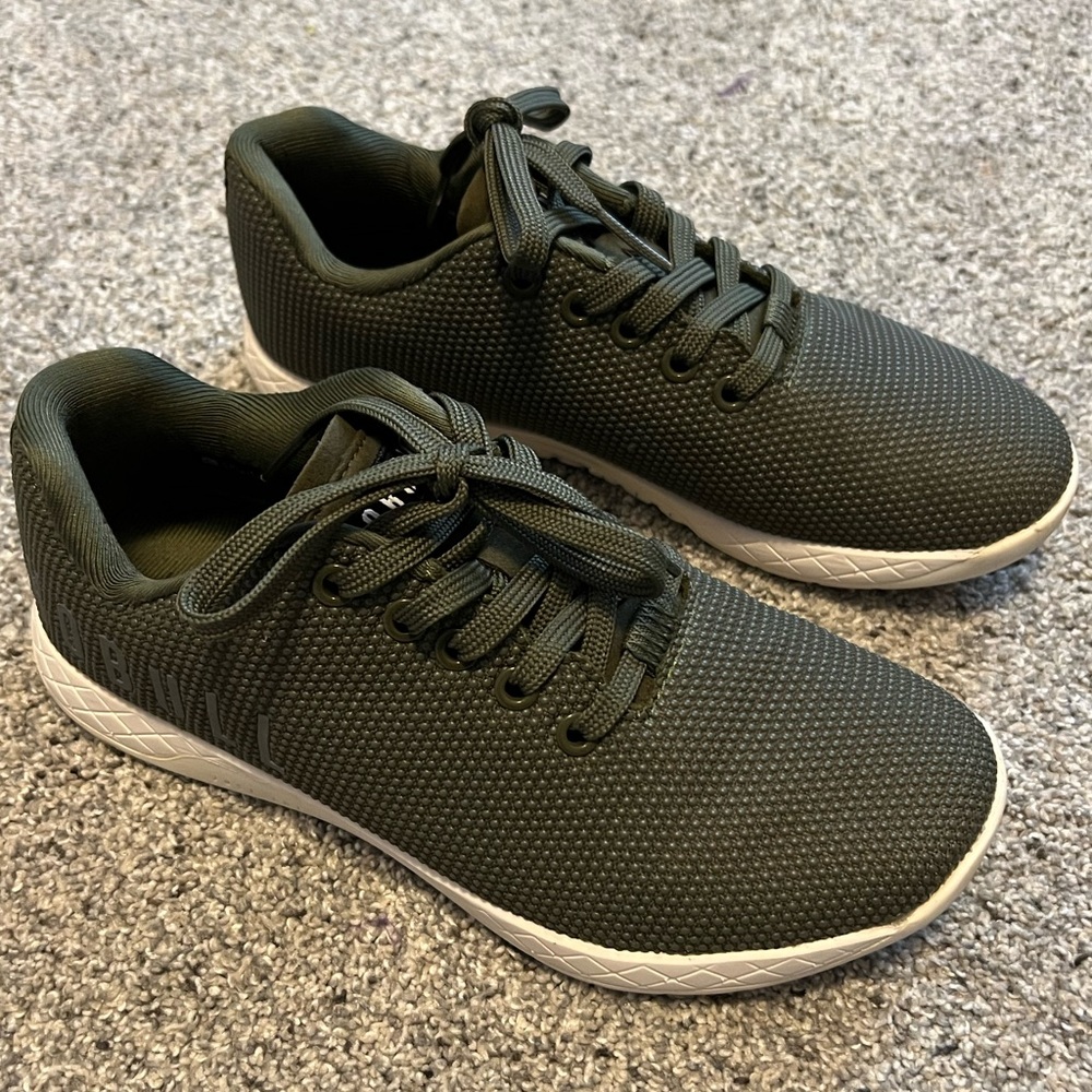 NoBull Shoes - women’s size 7, army green, excellent condition